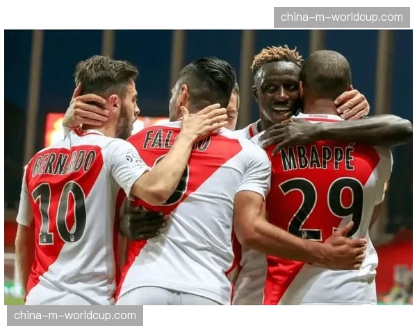 摩纳哥与年轻中场福法纳就续约至2029年达成原则性协议