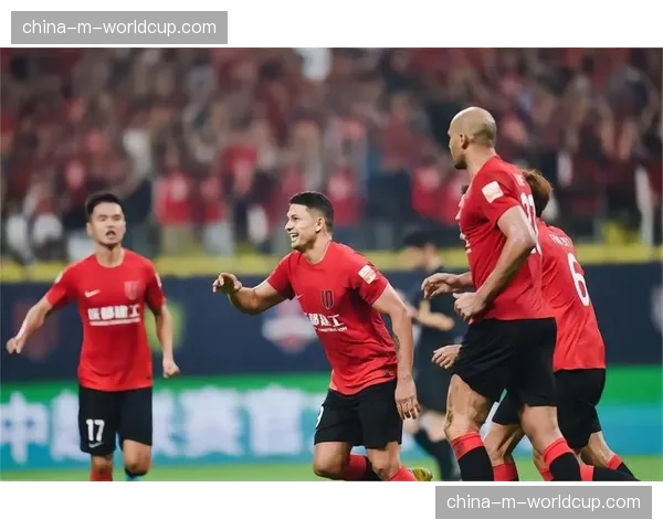 成都蓉城以4分优势稳居榜首，重庆铜梁龙紧随其后